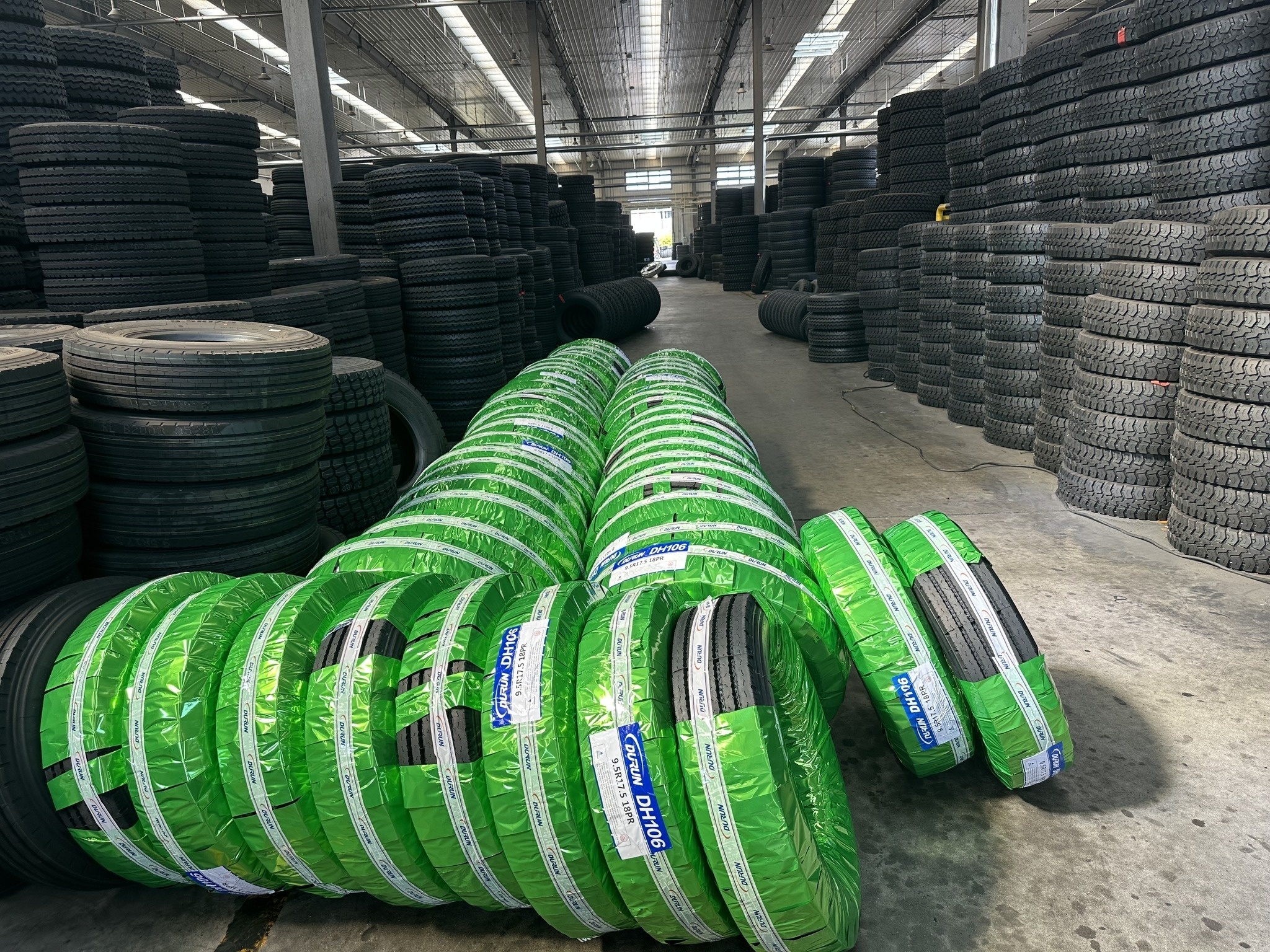 Car tires 215 50 17 205 45 17 215/60/16 265 40 20