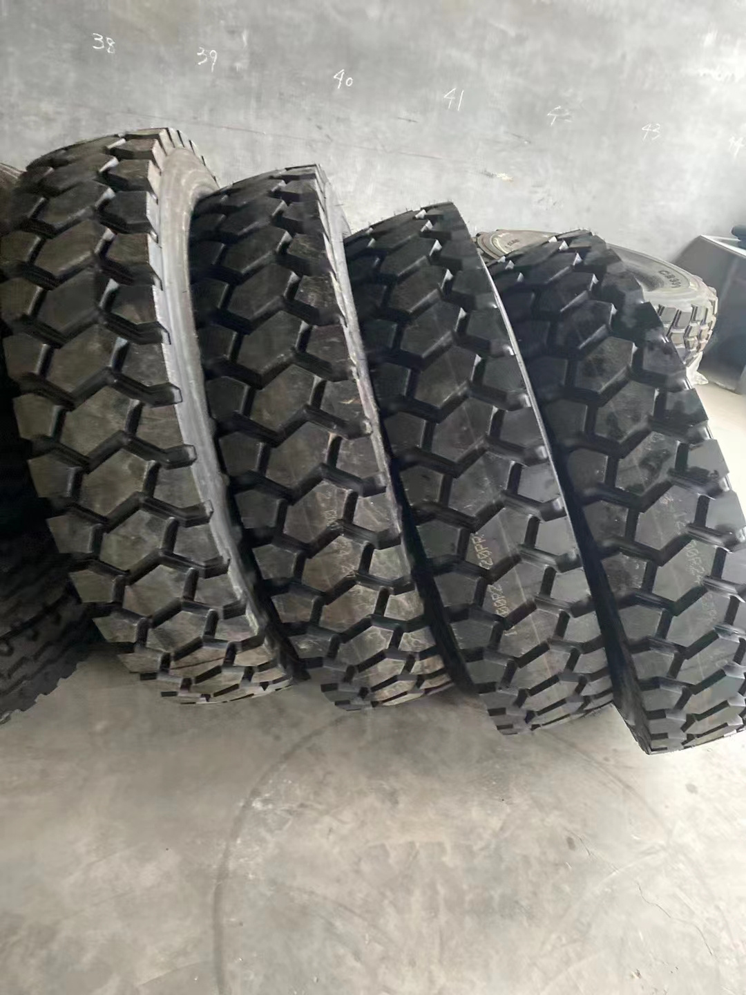 Top Tire Brands Radial TBR Truck Tires 11r22.5 12r22.5 13r22.5 315/295/385/65/215/235/75/295/75 Best Wholesale Truck Tyre