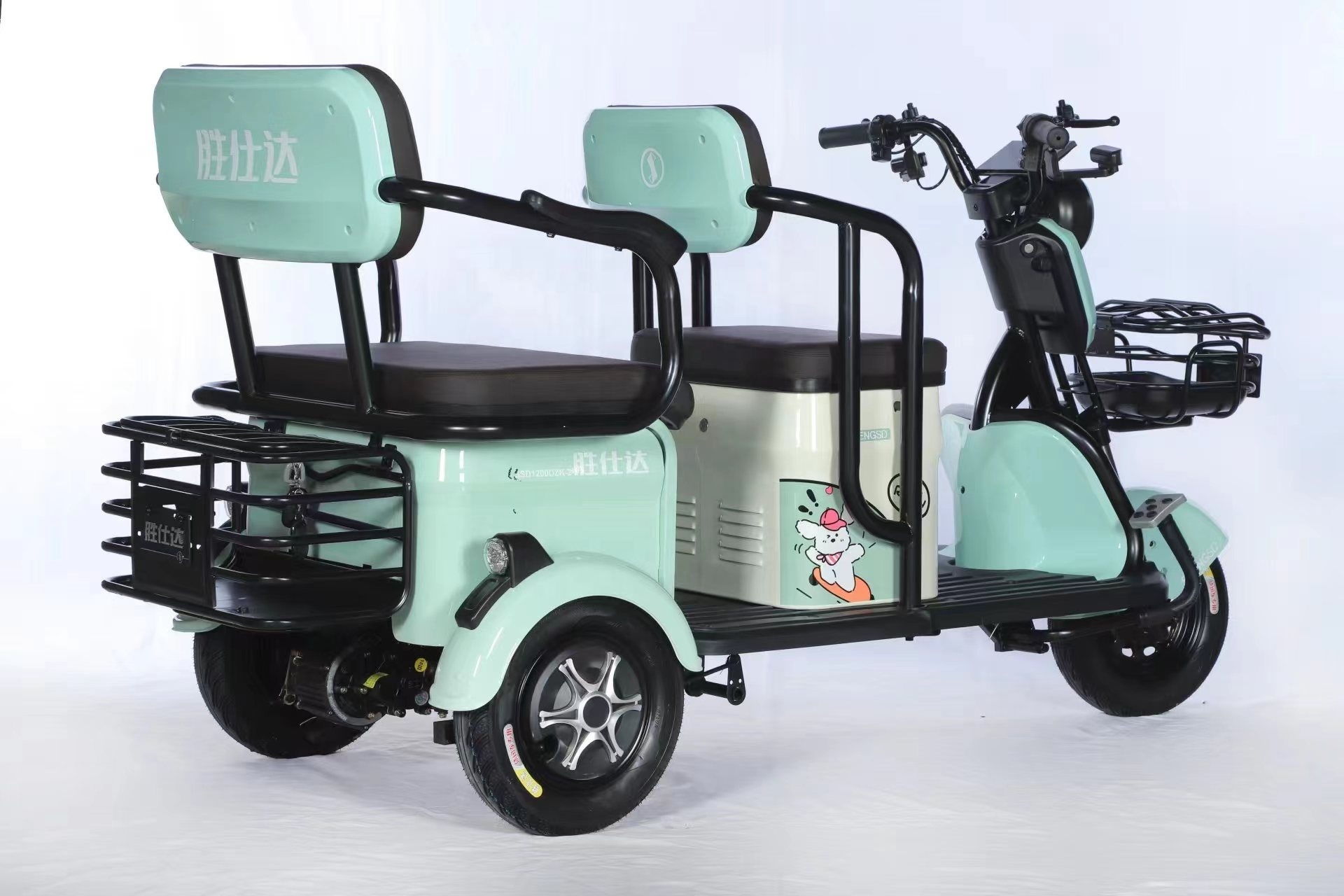 Factory price 3 wheel enclosed motorcycle tricycle cargo delivery van cargo tricycle