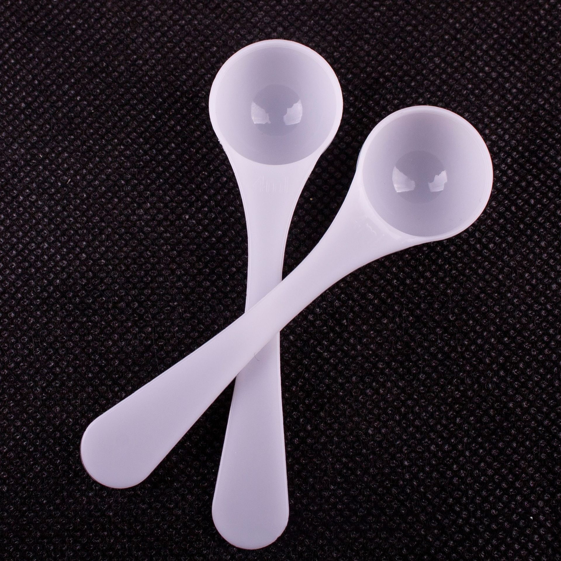 2g 4ml Disposable 2g white round plastic spoon limit salt teaspoon 4ml measuring scoop for powder