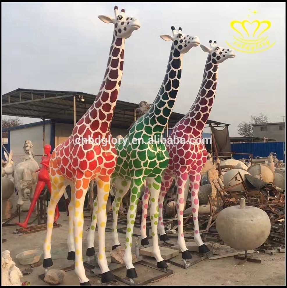 Outdoor plaza garden lawn Street Landscape decoration Design art sculpture Animal Fiberglass Giraffe Statue