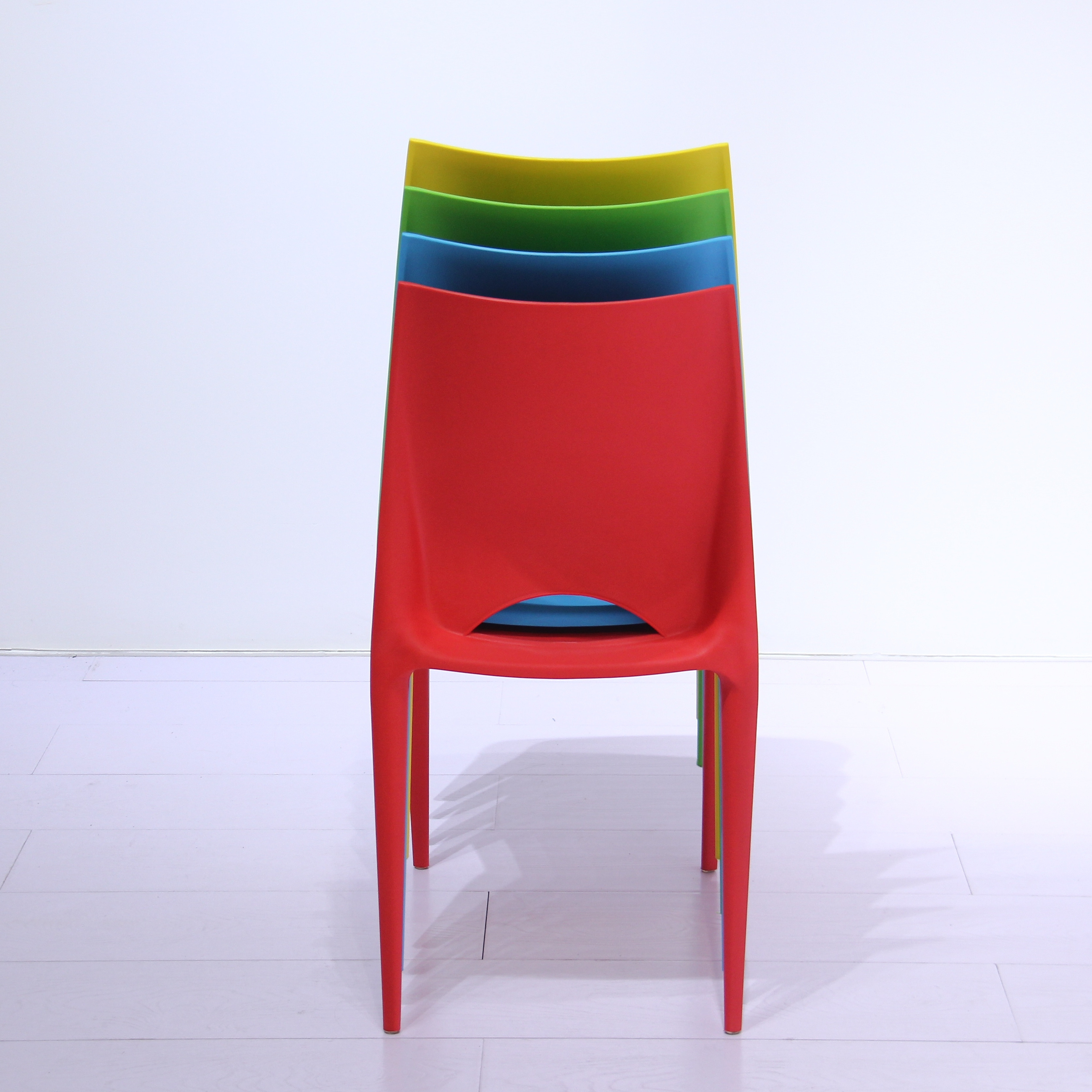 Wholesale Factory Price Injection Molding Monoblock Restaurant Colored Resin Polypropylene Pp Dining Stackable Plastic Chair