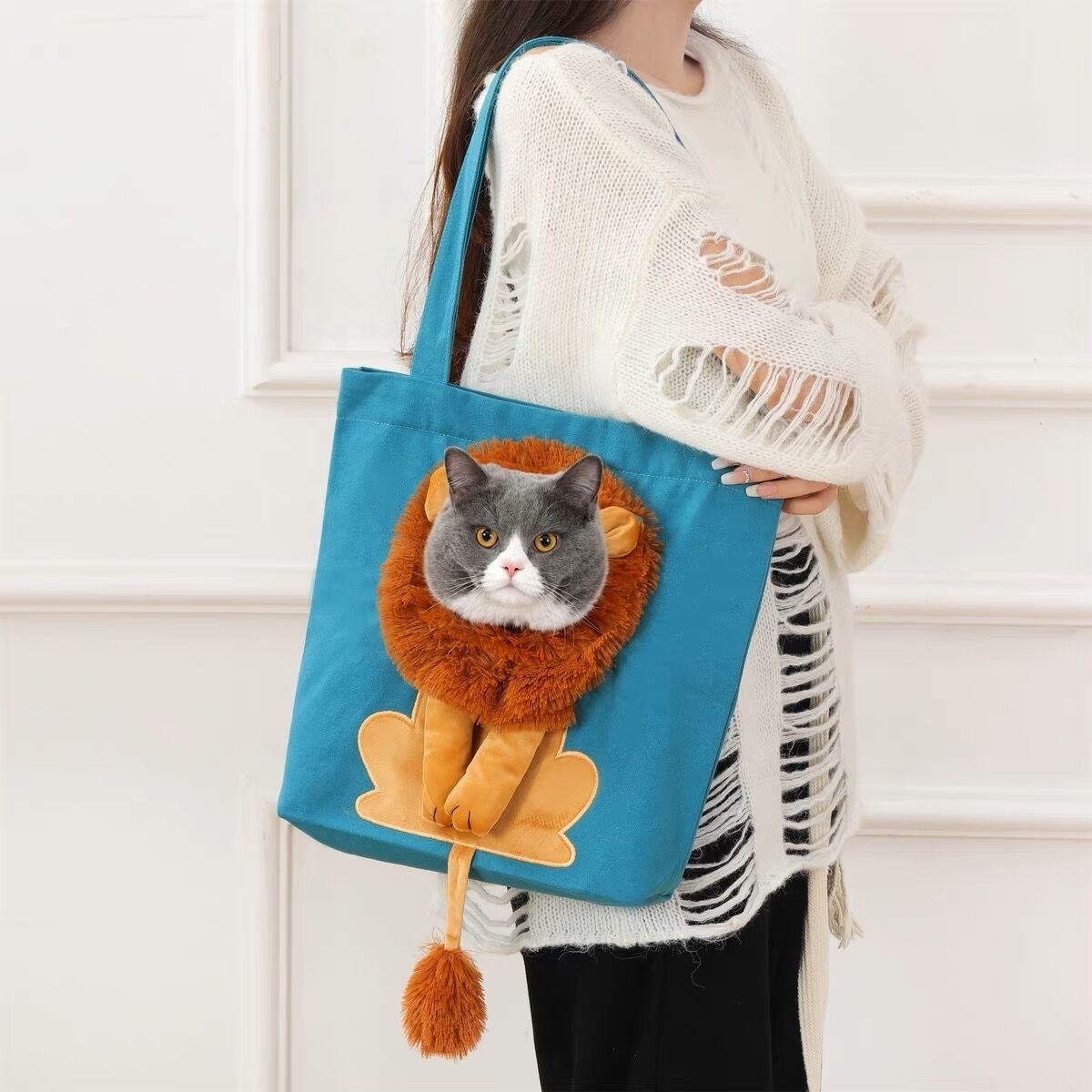 Hot Sell  Comfort Pet Cat Carrier Little Lion Styling One Shoulder Cat Dog Small Pet Canvas Go Out Tote Pet Bag