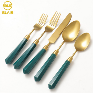 2022 trendy acrylic handle flatware high quality brushed  gold cutlery stainless steel 18/10 silverware for wedding event party