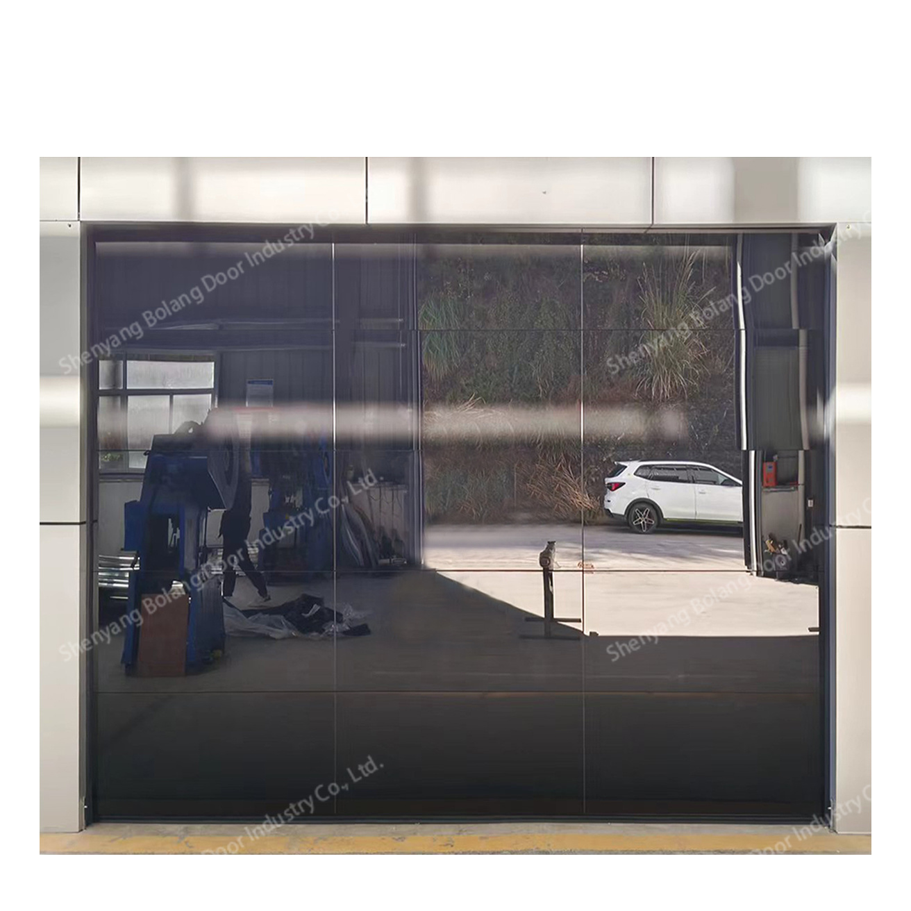 Modern Design Bifold Garage Doors Automatic Rolling Aluminum Alloy Vertical Folding Doors with Glass for Villa Application