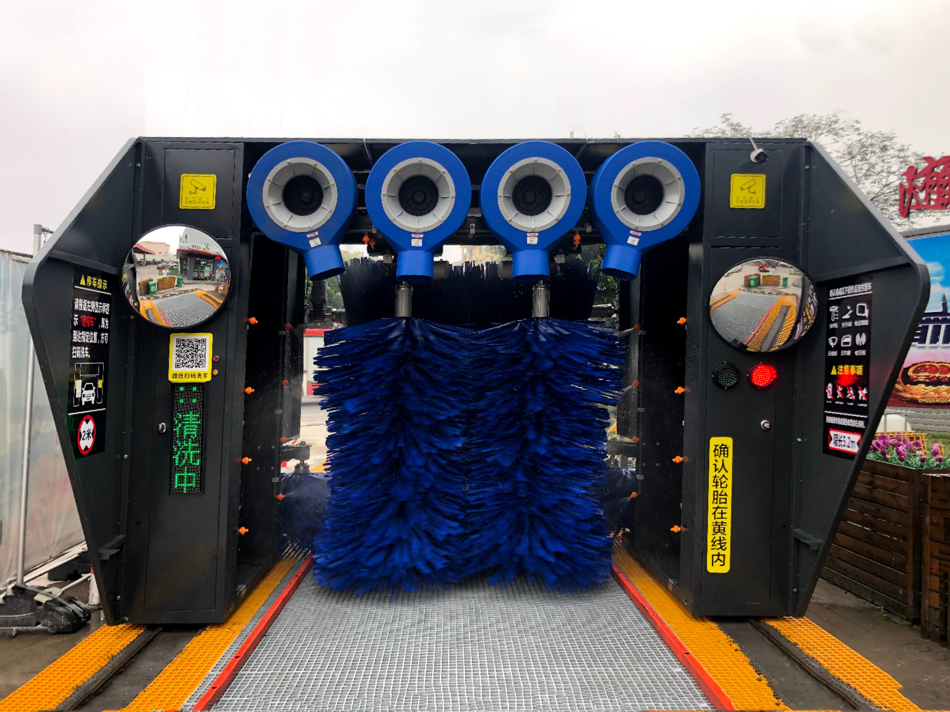 Roll-over Car Wash Machine With World Famous Brand Components Automatic Network Monitoring Does Not Need Manual Repair