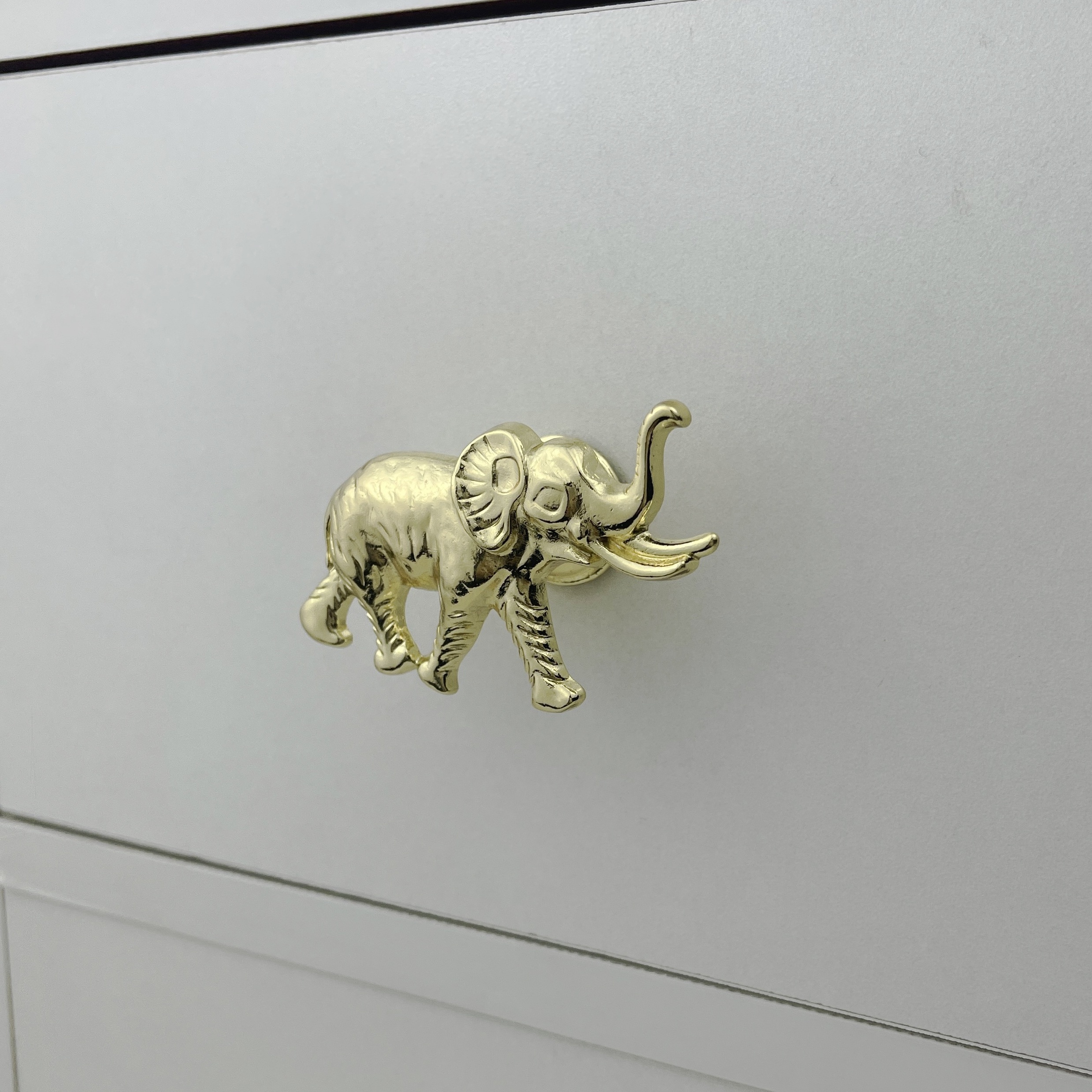 elephant cabinet handle Creative Leaves Kitchen Cabinet Handles gold silver  Drawer knobs Elephant Shape Wardrobe handles