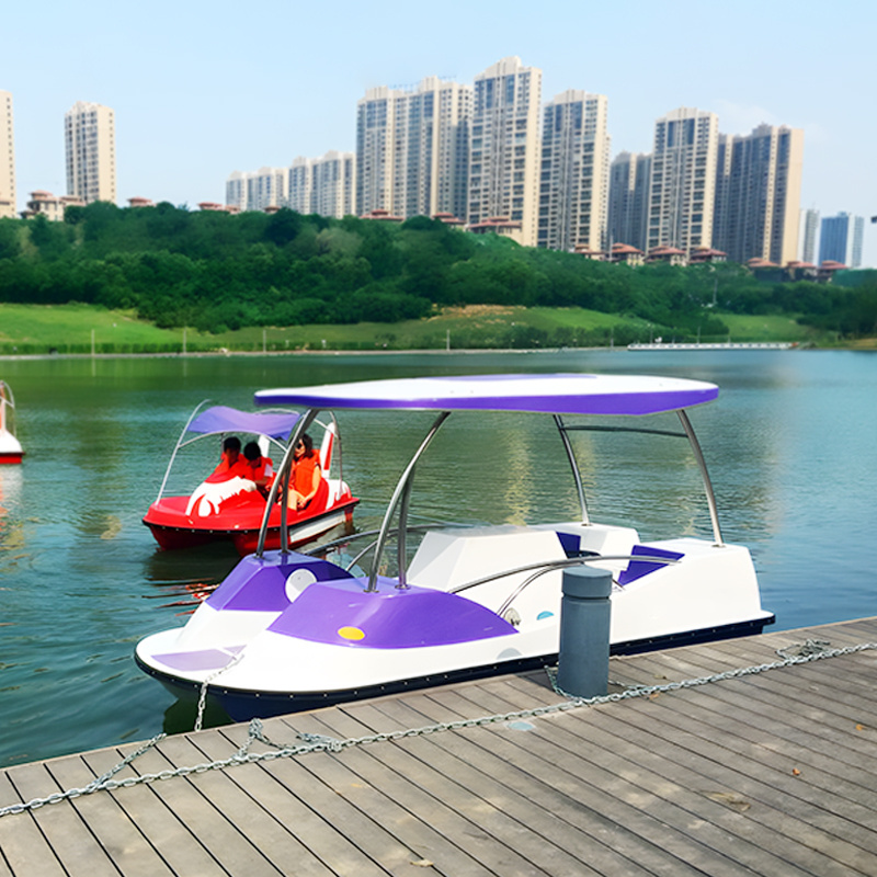 Hot Sale Amusement Par Pedal Boat Fiberglass Play With Family and Friends Water Equipment Pedal Boat