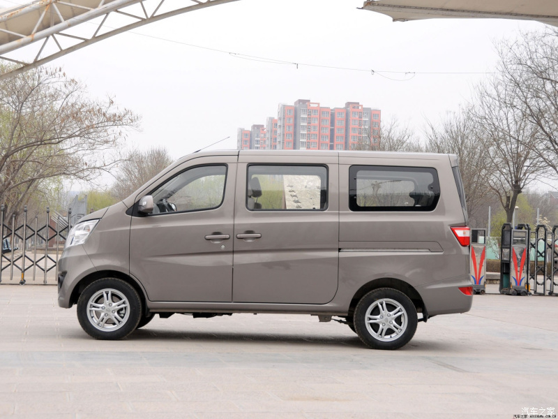 Hot Sale Changan Minivan High Performance Chinese Cheep Van Chang'an Star 9 China New Minivan