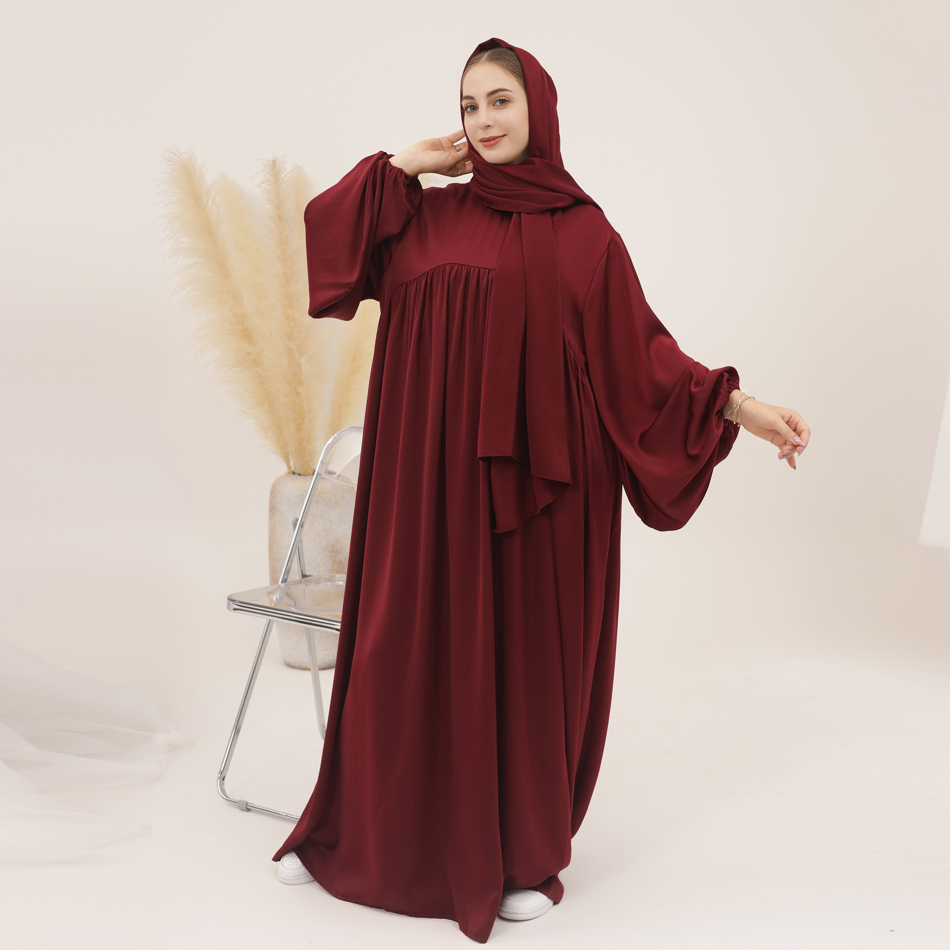 Latest High Quality Dubai Modest Abaya Muslim Women Dress Puff Sleeve Velvet Satin Casual Abaya with Matching Hijab Set