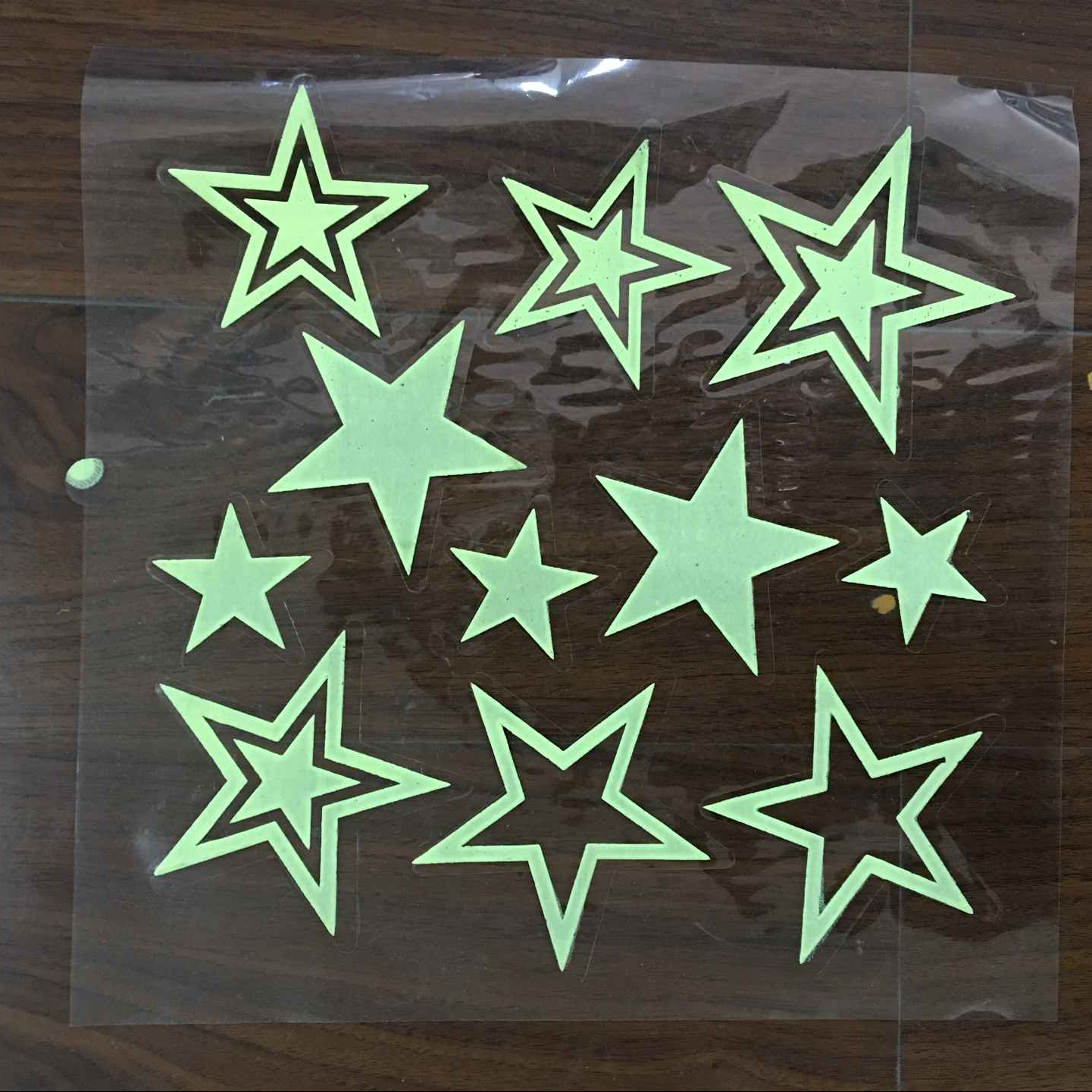 Hot Selling Custom Star Shape Fluorescent Wall Decals Dark Stickers