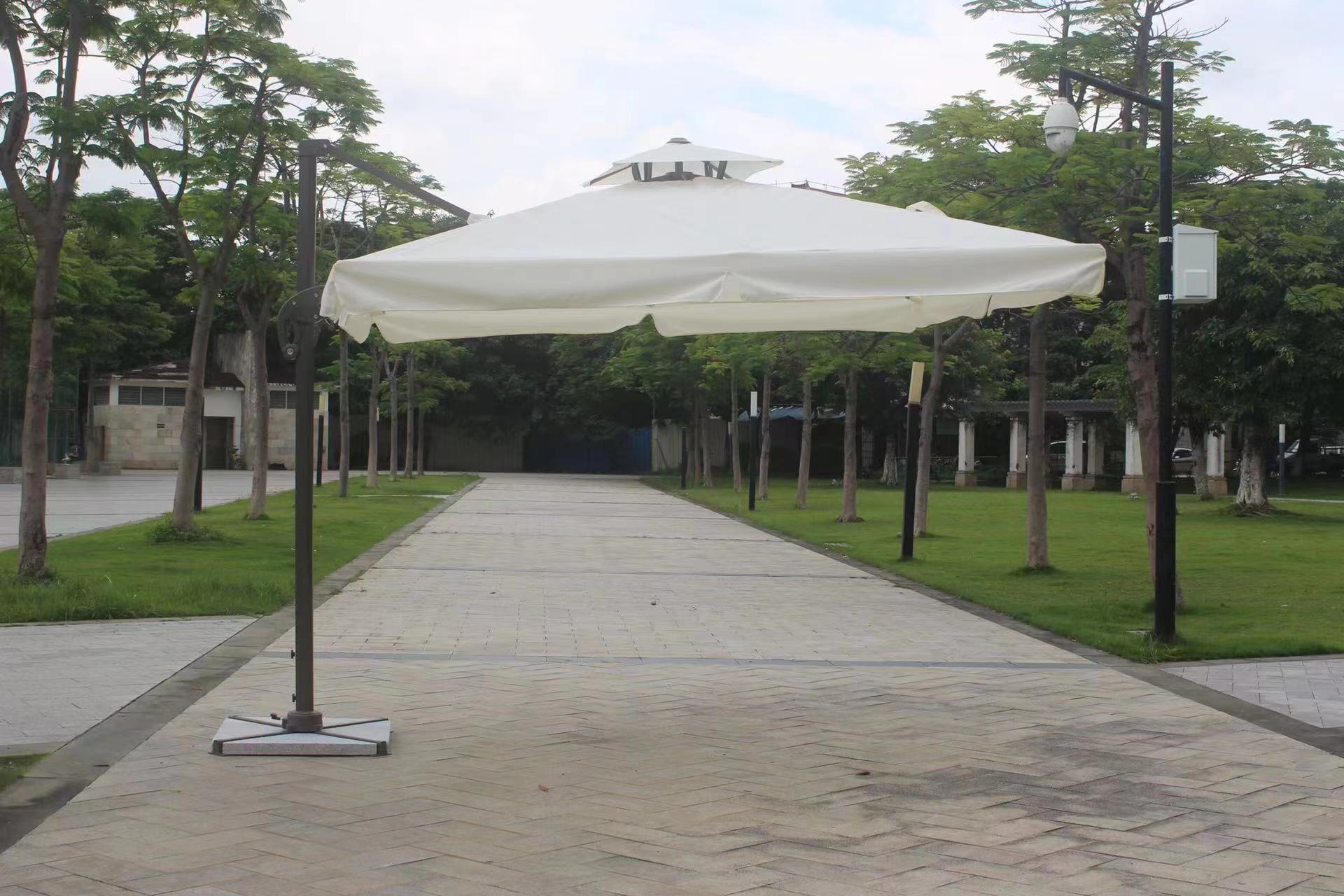 Beach Customized Led Outdoor Cantilever Patio Umbrella