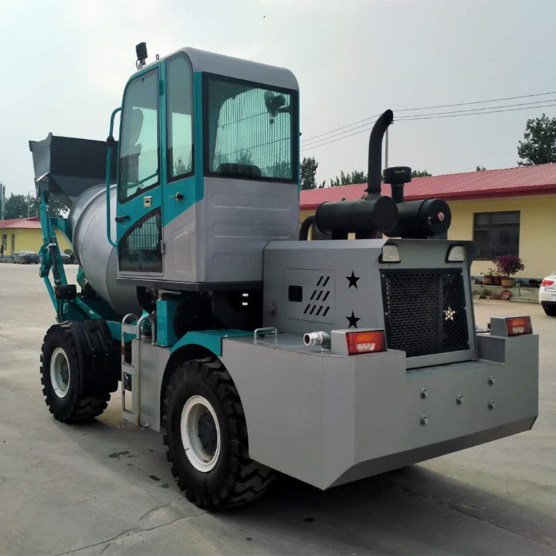 Professional Factory 2.1cbM Self-Loading Mixer Truck Loading Small Concrete Mixer Truck