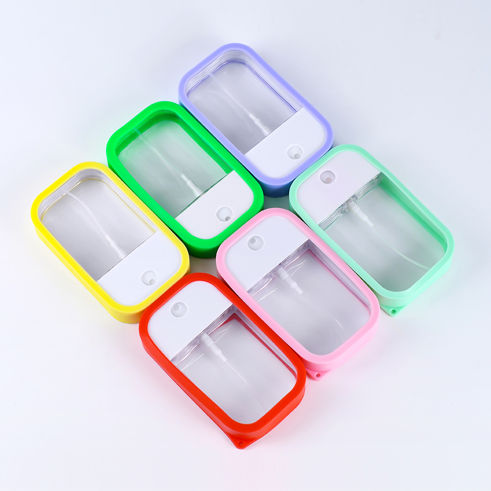 38ml 45ml plastic credit card pocket perfume spray bottle for alcohol hand sanitizer with silicone case keychain