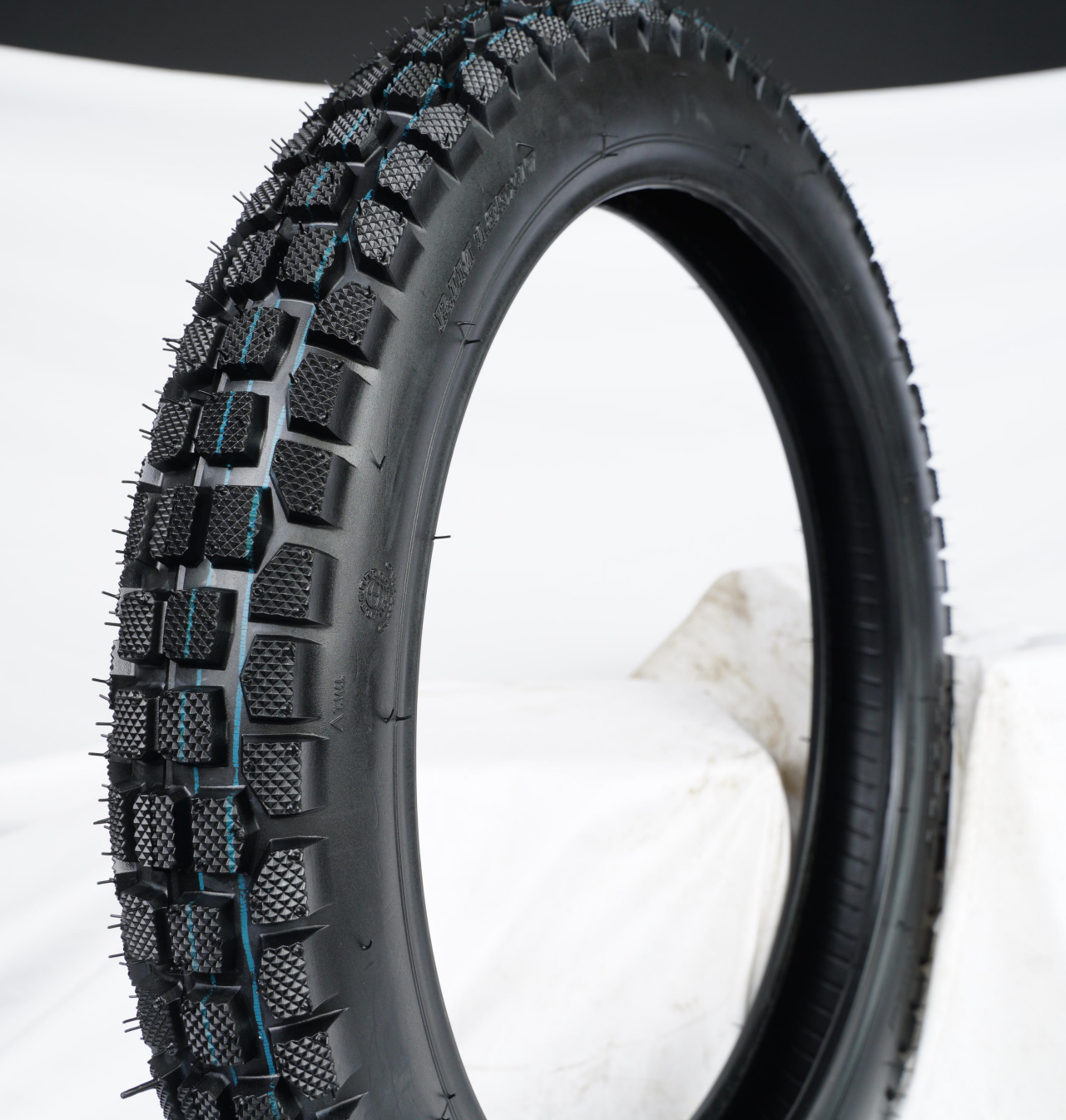 Newest design top quality popular cheap motorcycle tire 120 80 17