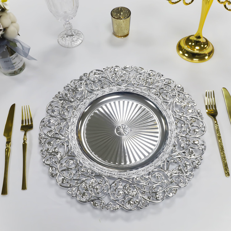 New European Style 13 Inch Round Wedding Party Table Decoration Gold Silver Flower Pattern Plastic Charger Plates