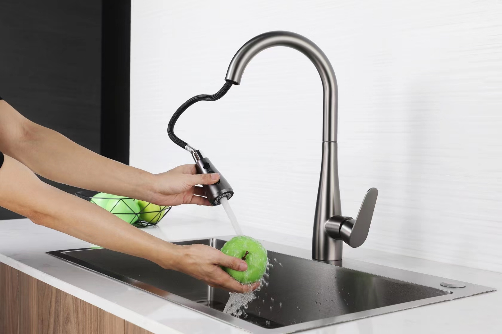 Factory Price Multifunctional Gun Grey Steel 3 Functions Mixer Tap Pull Down Kitchen Sink Faucet With Sprayer