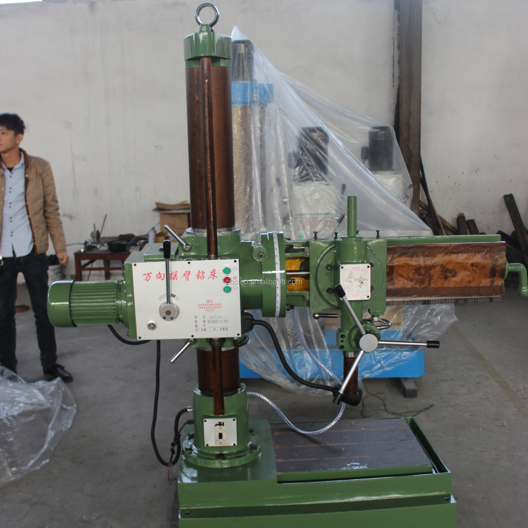 Factory direct sale rail drilling machine Z3732 rotary drilling machine