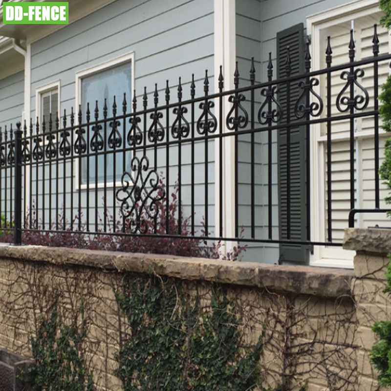 Powder Coated Wrought Welded Tubular Picket Fence and New Design Wrought Iron Main Gate Design for Yard House Garden