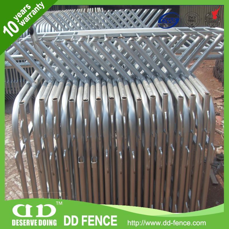 Removable Metal Barrier Fence Panel / Steel Mobile Barrier with Wheel / Road Safety Temporary Steel Barrier