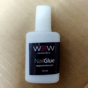 Ethyl cyano acrylic glue for sticking the nails