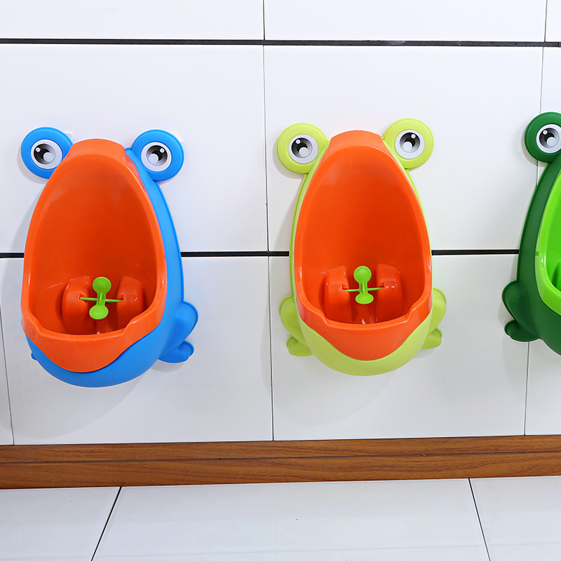 Frog Urinal Baby Boys Portable Baby Potty Training Urinal with Funny Aiming Target Toddler Boys Potty Trainer