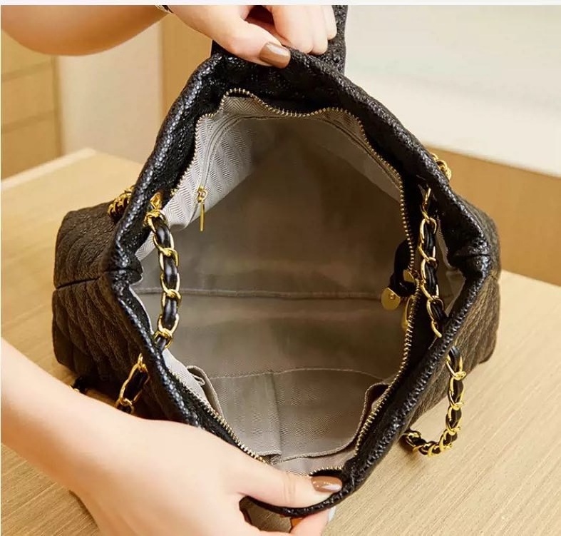 Fashion Portable Ladies Handbag Chain Tote Bag Large Capacity Luxury Shoulder Bag Trendy quilted bag for girls with thick