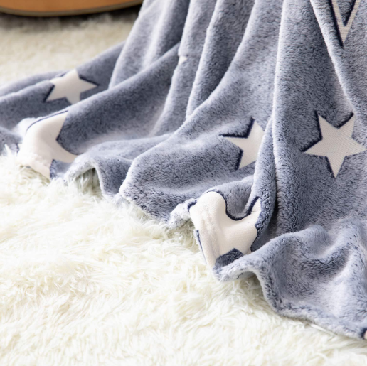 Cheap Super Soft 250gsm Home Office Nap Star Moon Luminous Flannel Throw Blanket Glow in the Dark