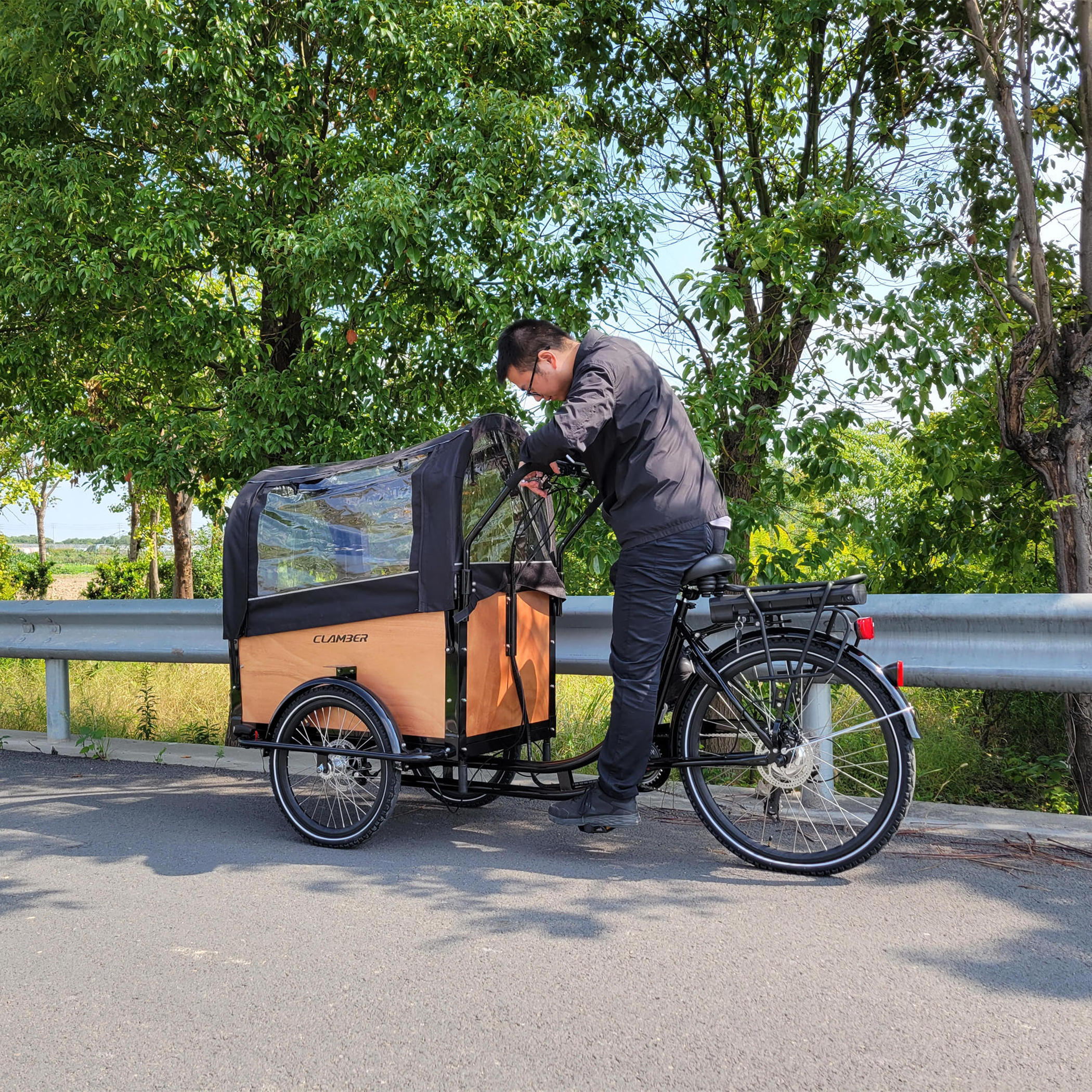 Dutch cargo bike  Europe warehouse 3 wheel electric family cargo bike