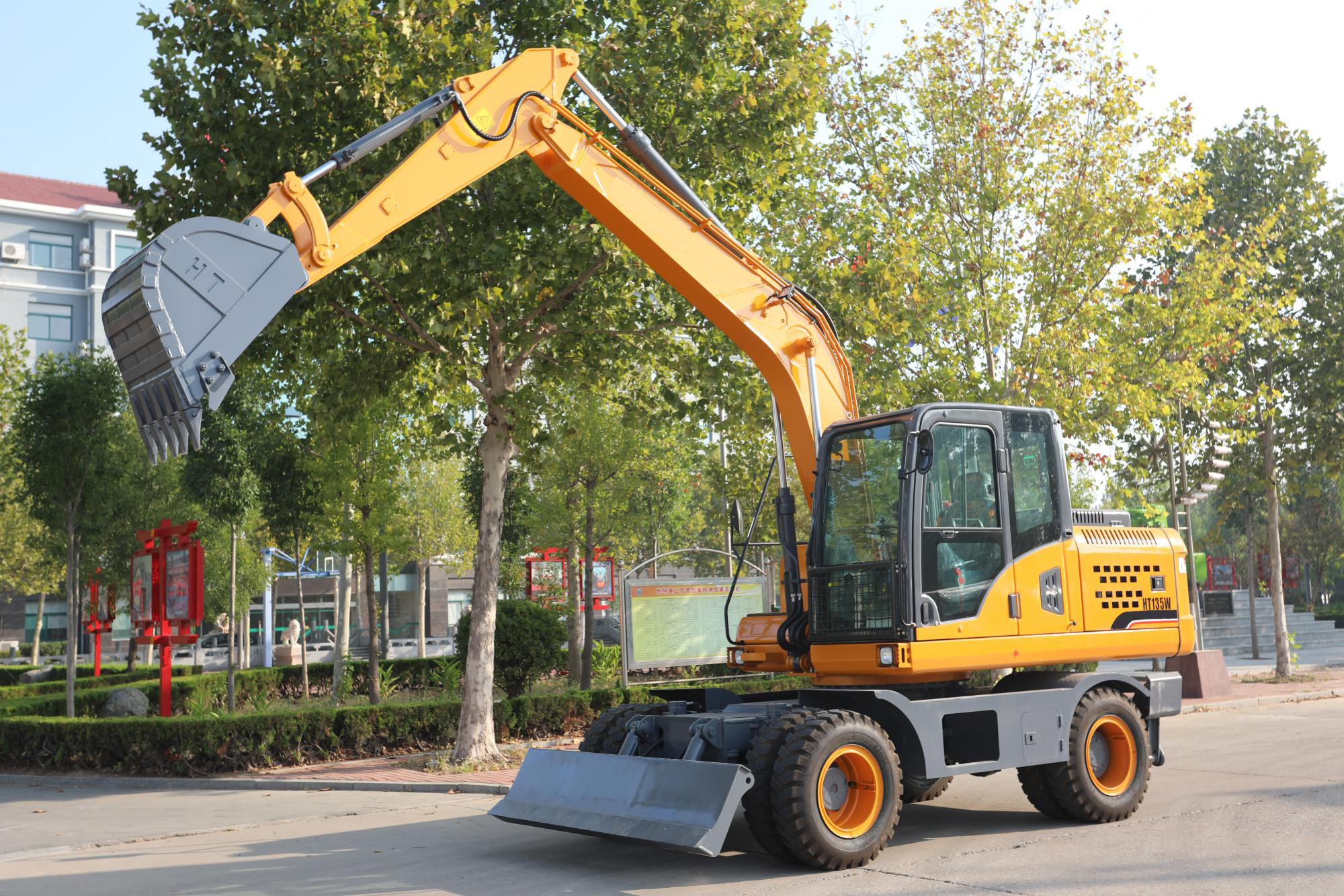 JINING supply high quality 13 Ton hydraulic wheeled excavator hydraulic mini excavator