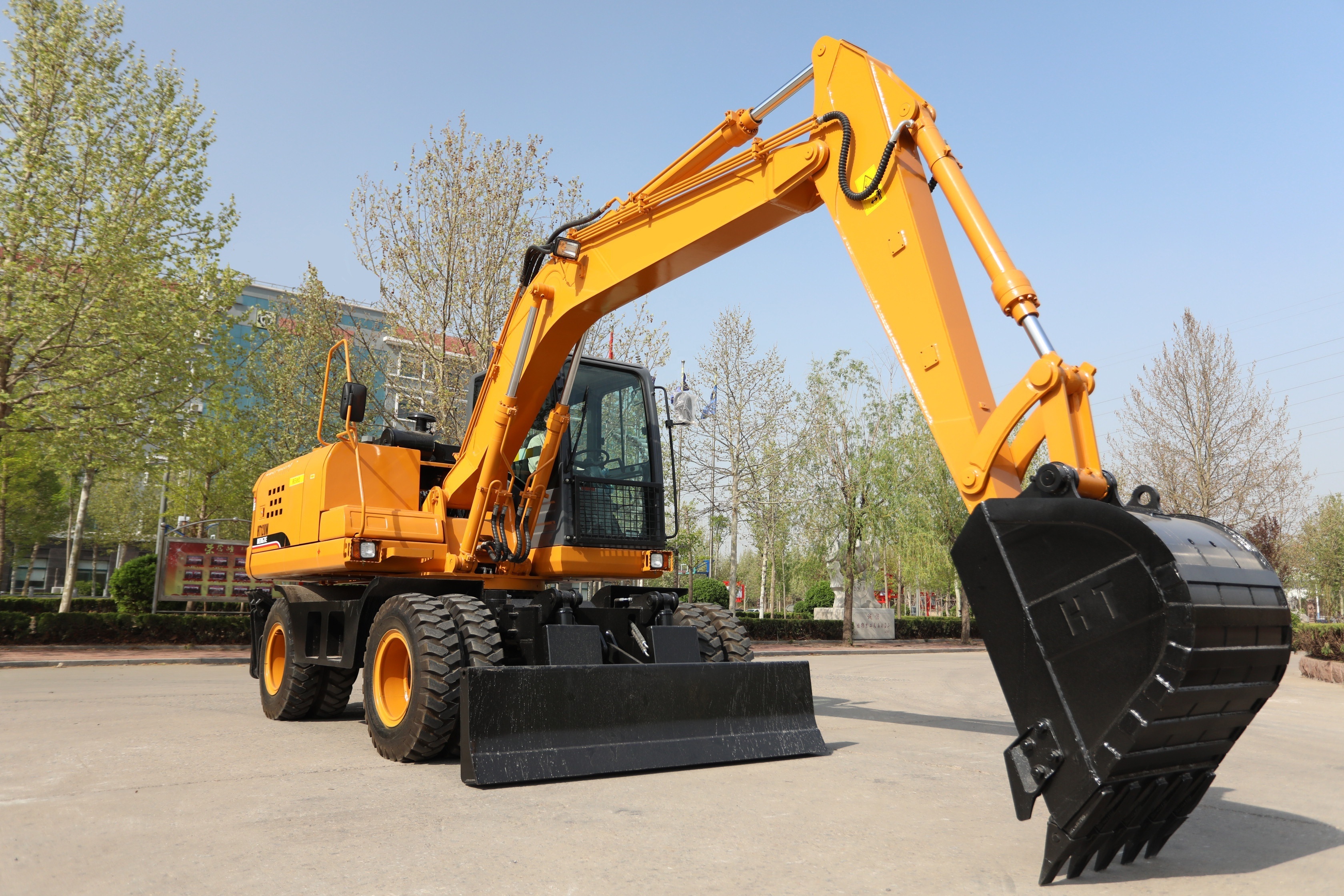 JINING supply high quality 13 Ton hydraulic wheeled excavator hydraulic mini excavator