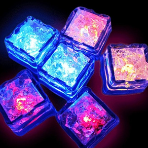 Aoto Colors Mini Romantic Luminous Cube Led Artificial Ice Cube Flash Led Light Wedding Christmas Decoration Party