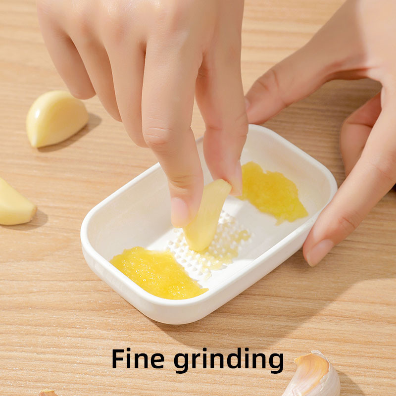 Manual Household Grinder Home Ginger Garlic Self Container Triangular Grinding Baby Fruit Mash Masher For Kitchen