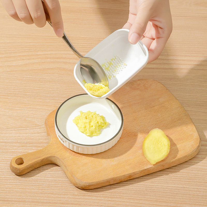 Manual Household Grinder Home Ginger Garlic Self Container Triangular Grinding Baby Fruit Mash Masher For Kitchen