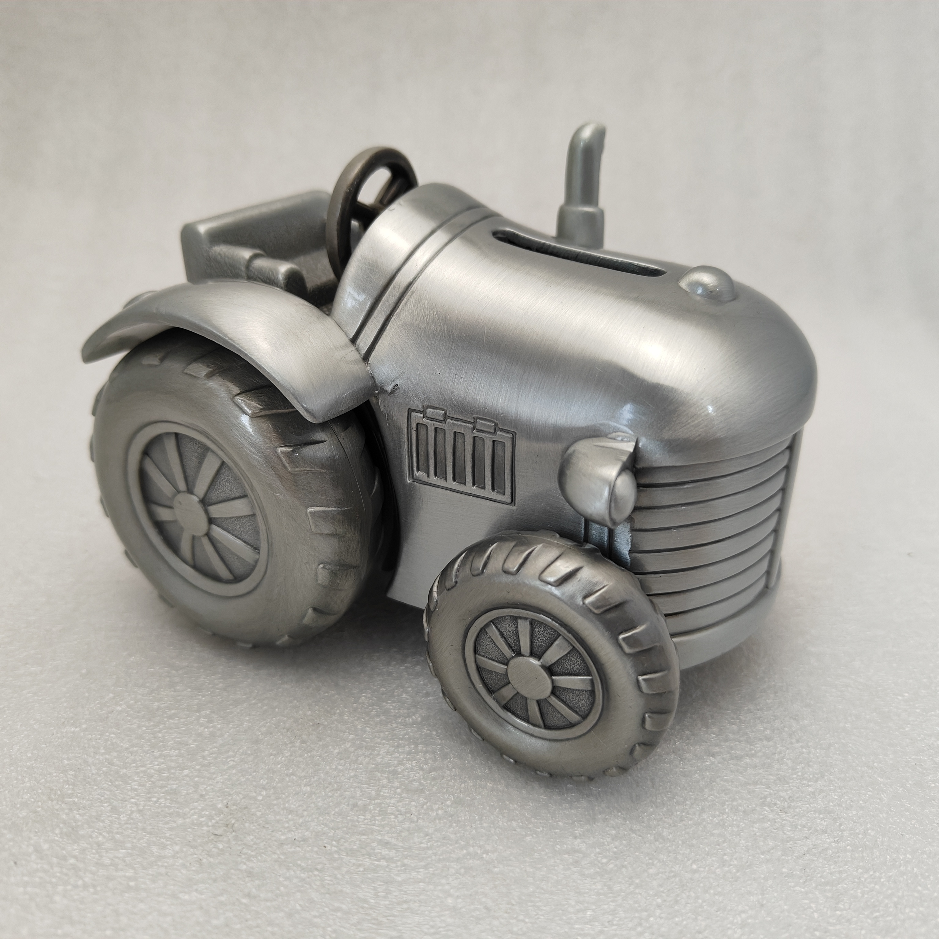 2024 New pewter metal Tractor money box for collection gifts