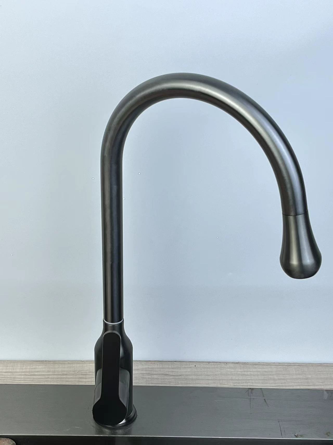 Faucet manufacturers Color pull out kitchen sink faucet Cold water zinc body stainless steel cheap flexible hose kitchen faucet