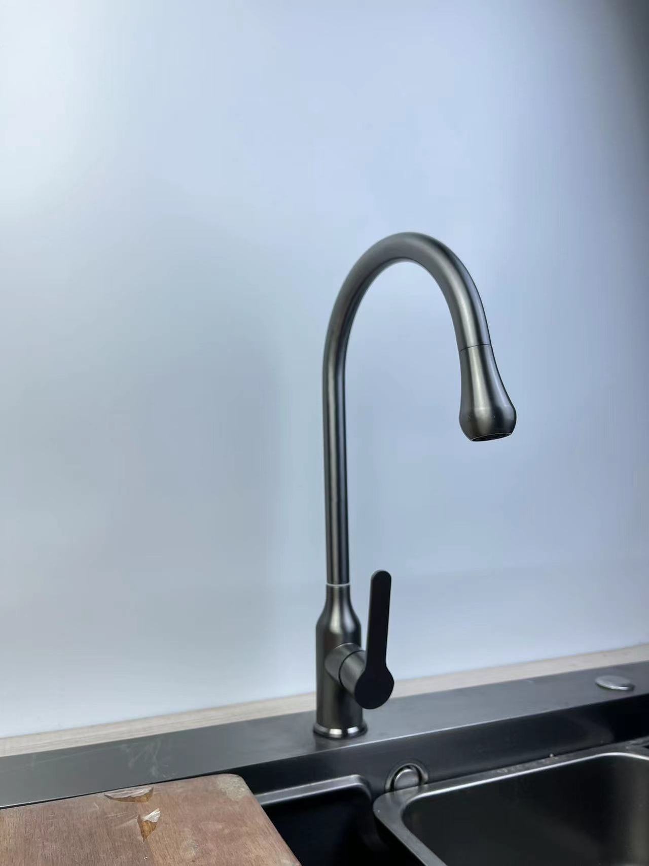 Faucet manufacturers Color pull out kitchen sink faucet Cold water zinc body stainless steel cheap flexible hose kitchen faucet