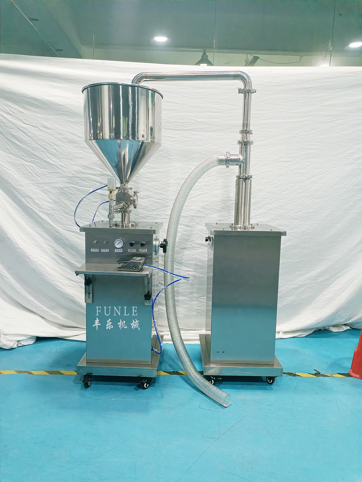 Best Liquid paste filling machine Yogurt peanut butter semi-automatic vertical horizontal pneumatic perfume filling machine