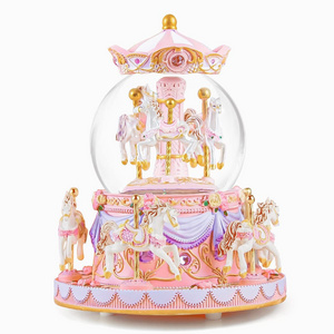 8-Horse Color Light Snowglobes Clockwork Musical Castle Carousel Horse Gift Rotating Music Box Snow Globe for Birthday souvenir