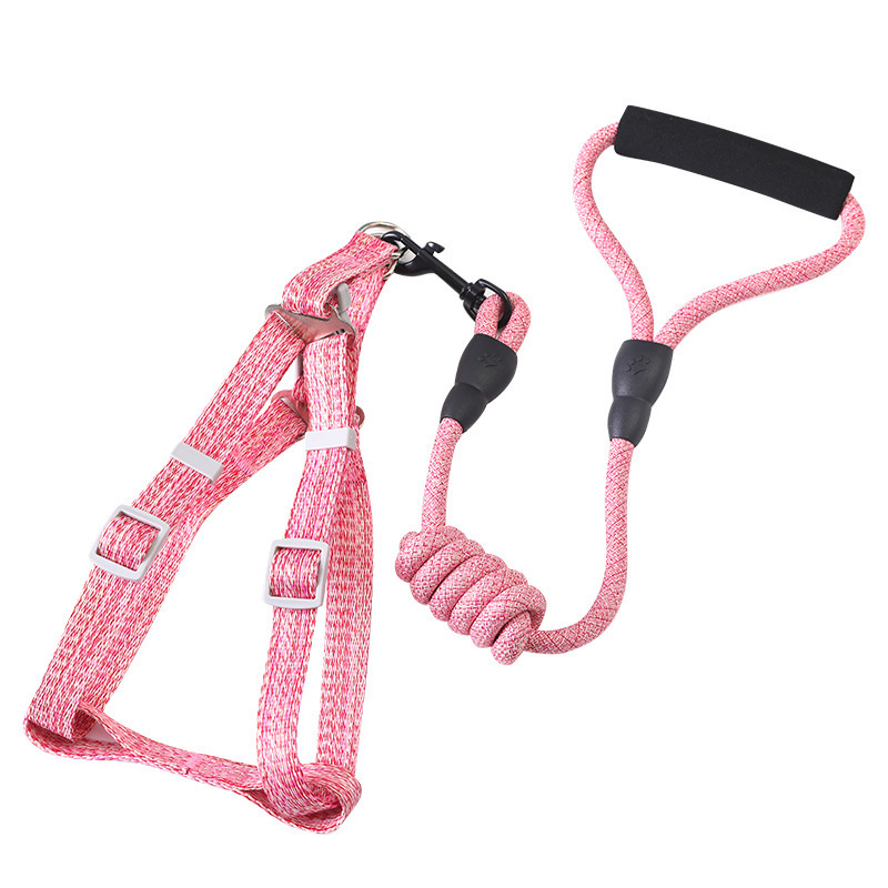 The new dog leash can adjust the dog leash medium and large bite resistant explosion-proof impact dog rope