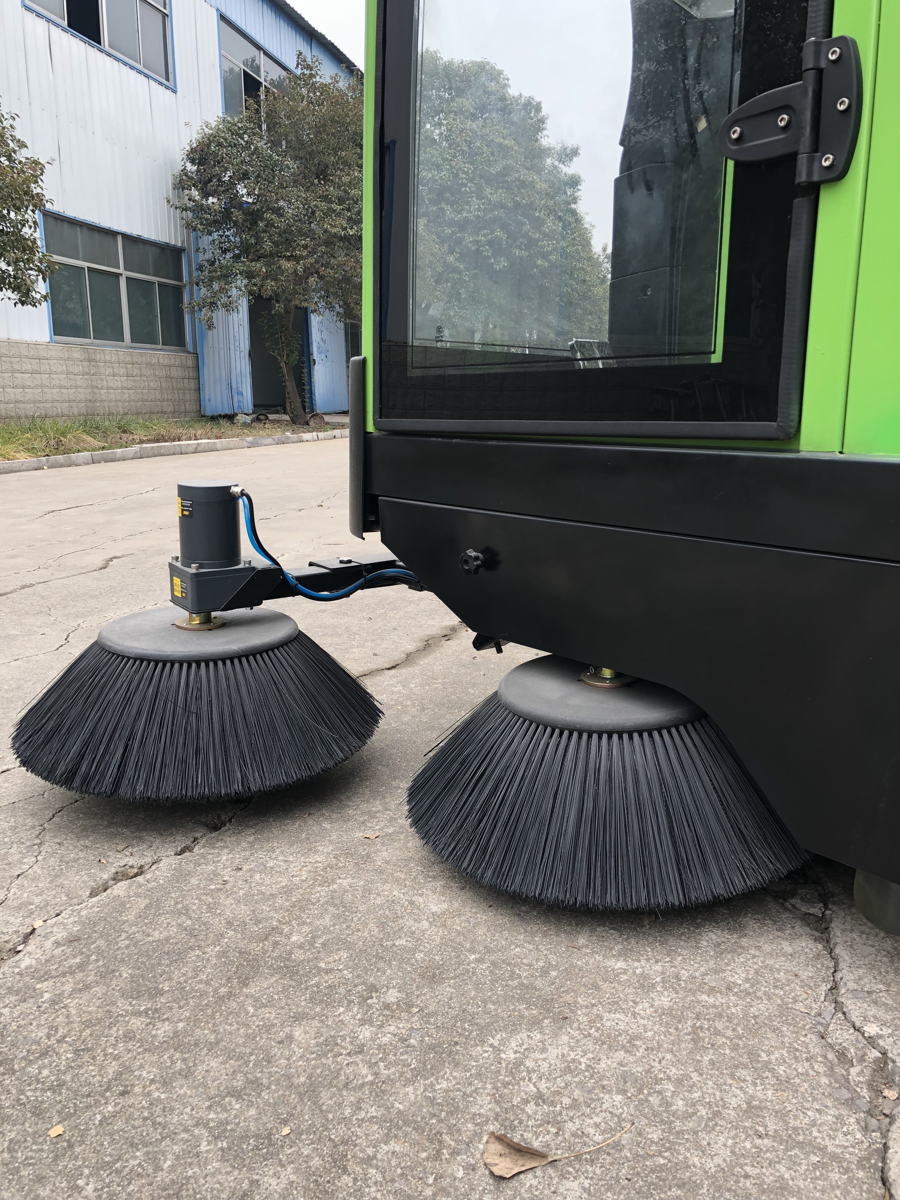 combined floor sweeper scrubber garbage street vacuum cleaner electric road cleaning vehicle