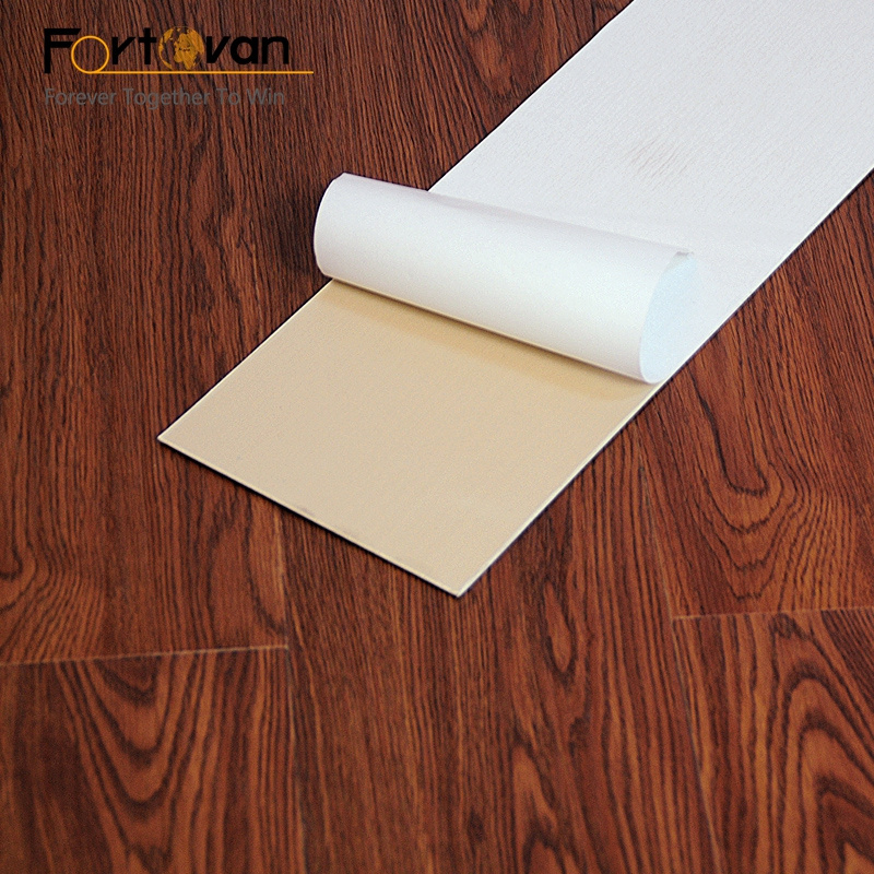 Non Slip Laminated Plastic Pisos Laminados Pvc Luxury Vinyl Plank Self Adhesive Floor Tiles 8Mm Waterproof Pvc Flooring