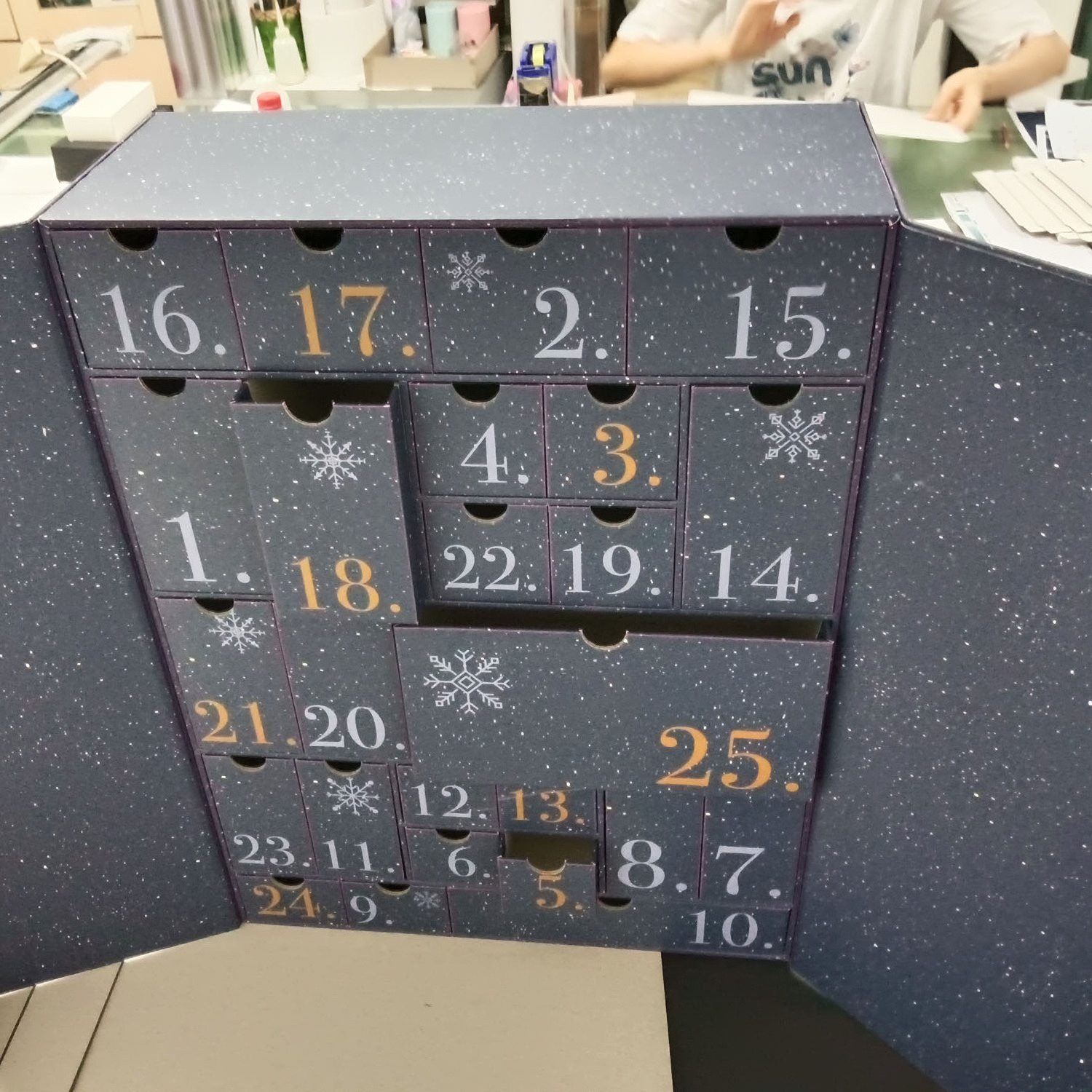 Luxury Blue Cardboard Beauty Perfume Packaging 24 Drawers Double Boxes Christmas Gift Advent Calendar Box For Cosmetic