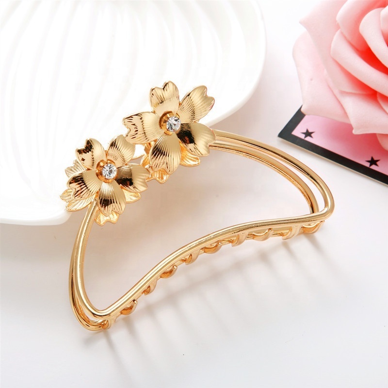 Hot Selling Simple Hair Accessories Retro Flower Hair Clip Metal Hair Claws For Women