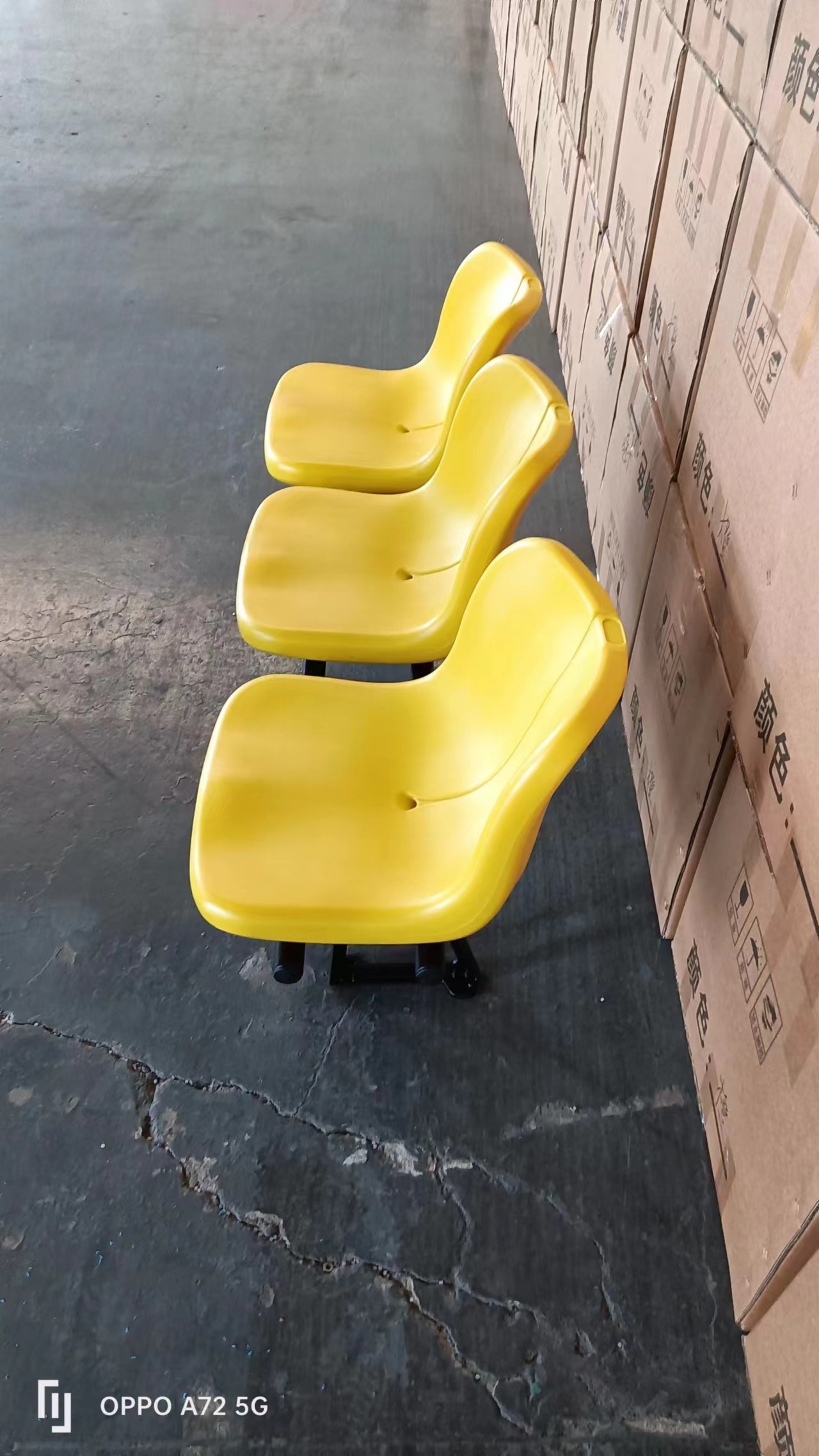 Factory Hot Sale Comfortable Upright hollow Plastic Stadium Chair