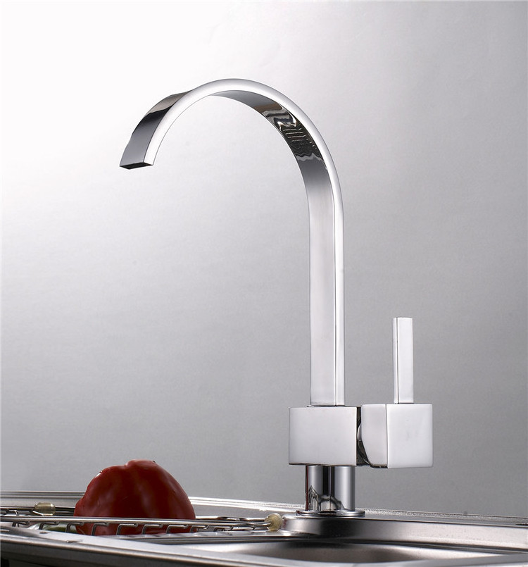 High-End Chrome Kitchen Faucet with Hot and Cold Water Tap and Solid Brass Construction