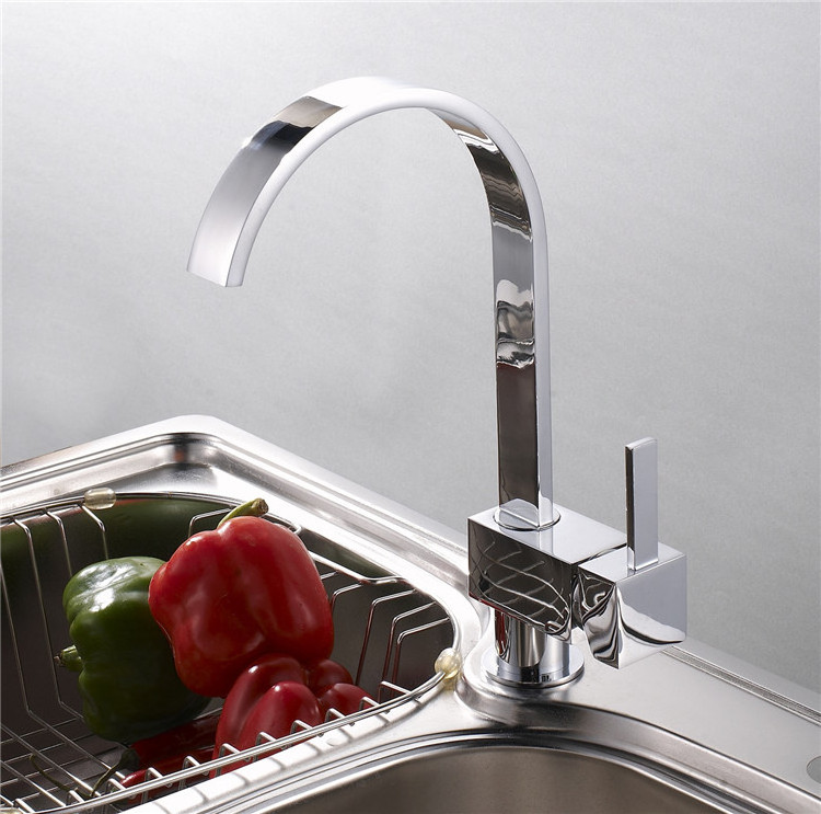 High-End Chrome Kitchen Faucet with Hot and Cold Water Tap and Solid Brass Construction