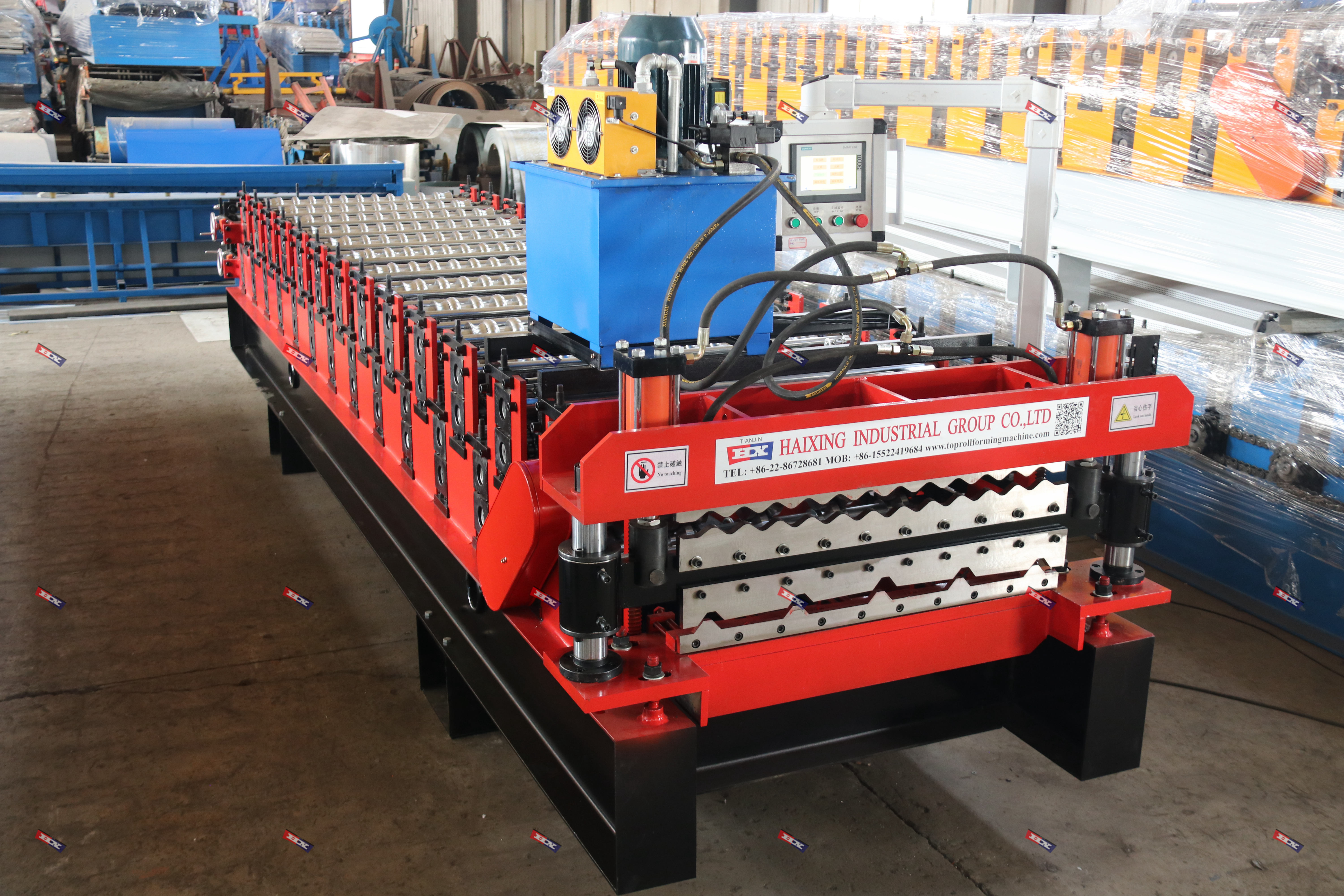 Automatic roof panel roll forming steel roofing machine