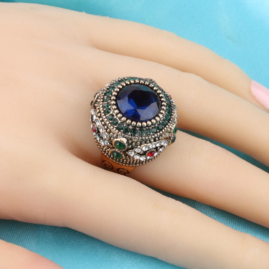 Fashion Gold Antique Ring For Women Bohemian Blue Resin Inlay Crystal Punk Charm King Ring Vintage Jewelry