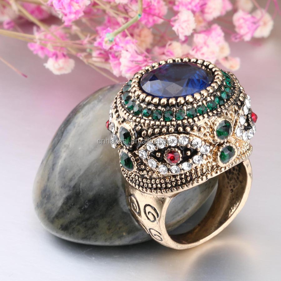 Fashion Gold Antique Ring For Women Bohemian Blue Resin Inlay Crystal Punk Charm King Ring Vintage Jewelry